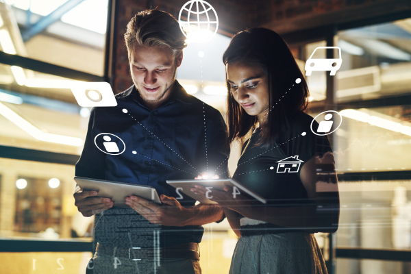 Business professionals using TRATO's AI clause suggestions